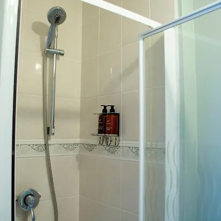 Spacious Home, Walk To City Centre & Free Parking Worcester Exterior photo