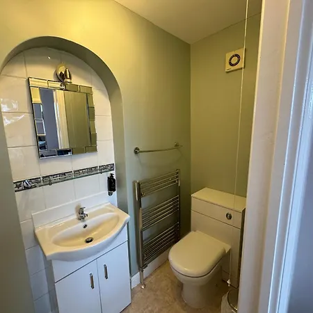 Spacious Home, Walk To City Centre & Free Parking Worcester Exterior photo