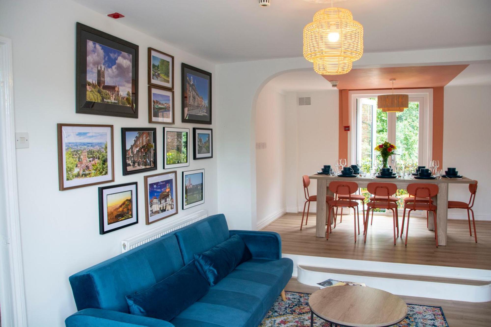 Holiday home Spacious Home, Walk To Centre & Free Parking