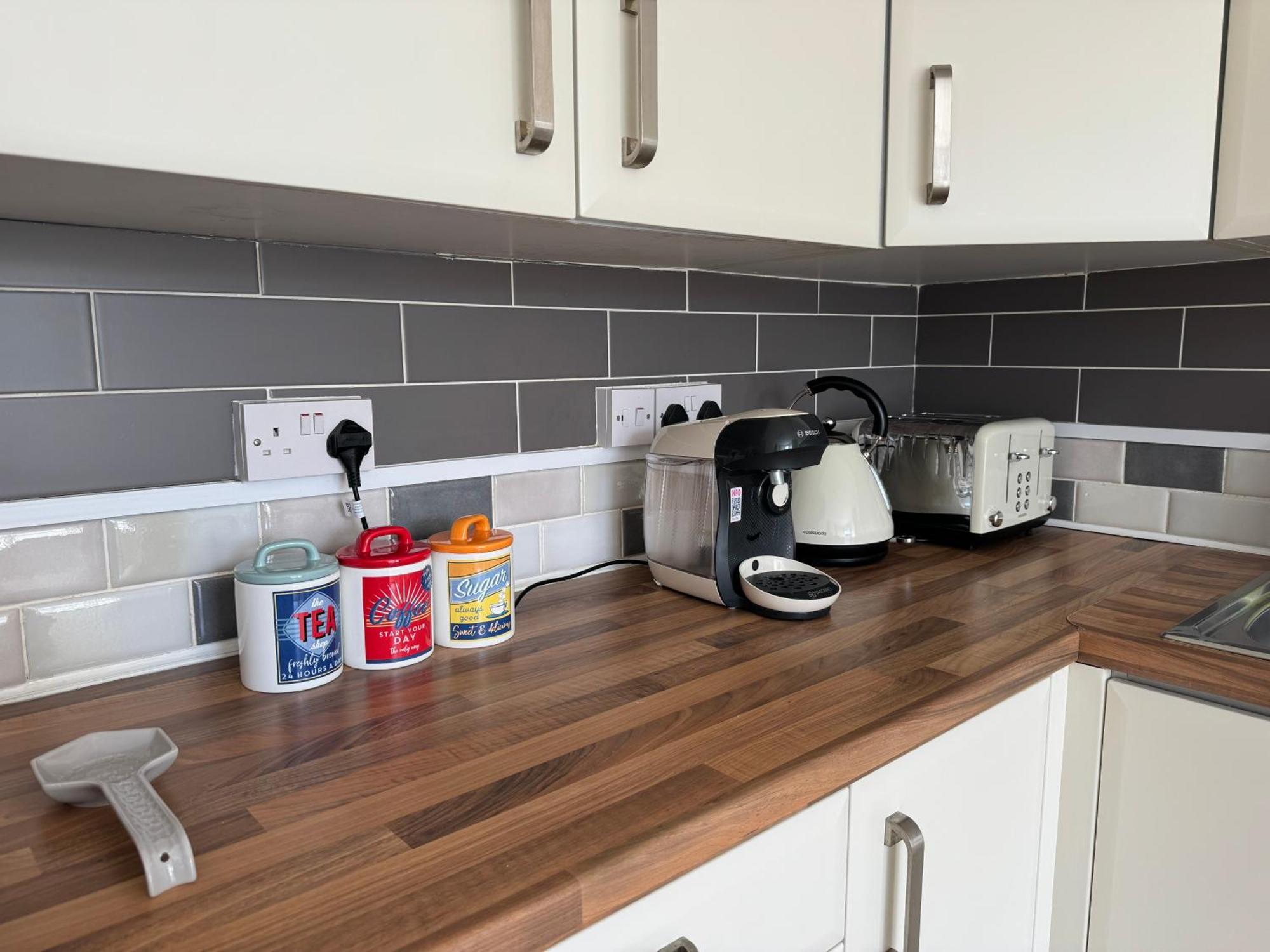 Holiday home Spacious Home, Walk To Centre & Free Parking