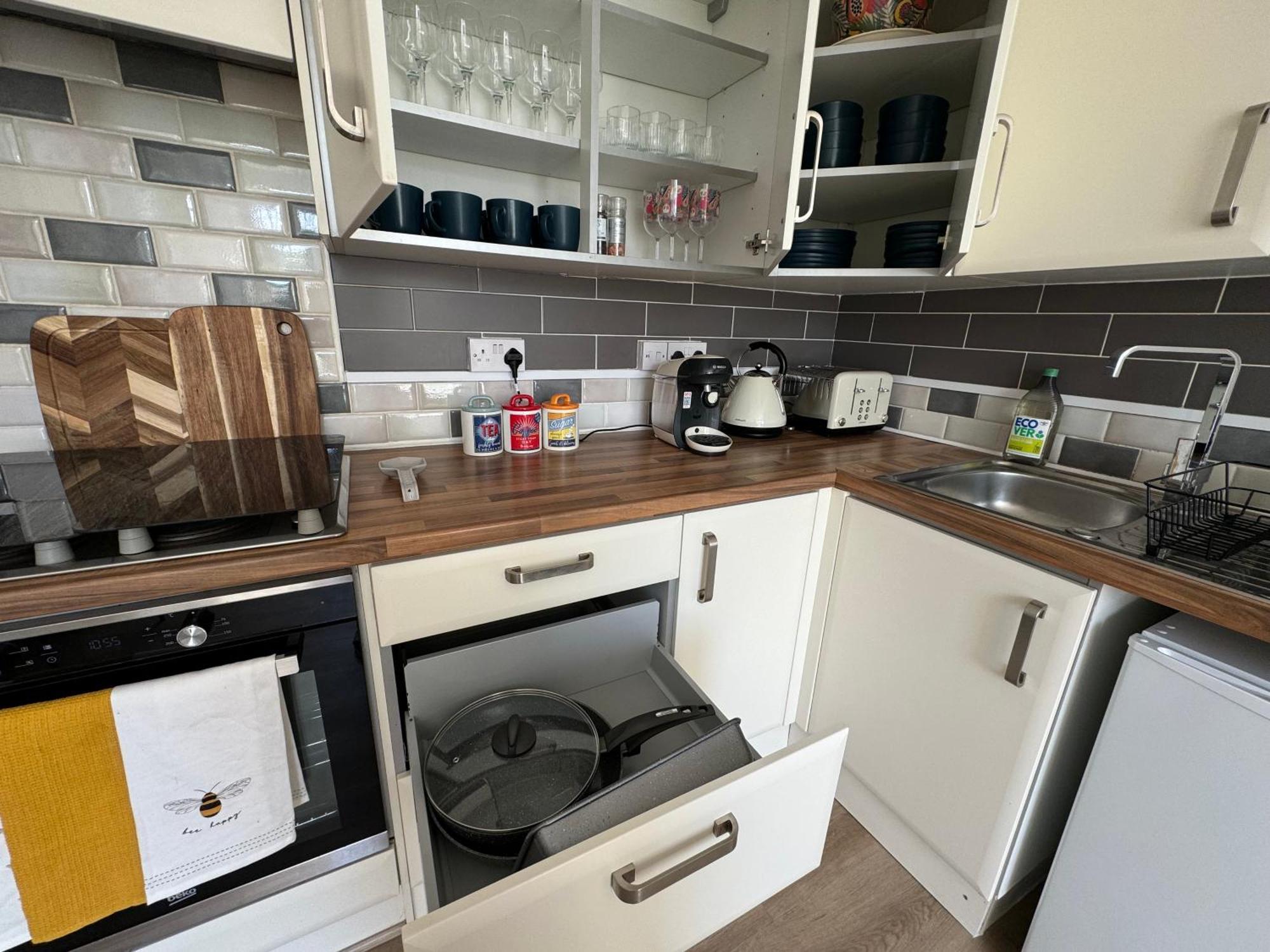 Spacious Home, Walk To Centre & Free Parking * Worcester