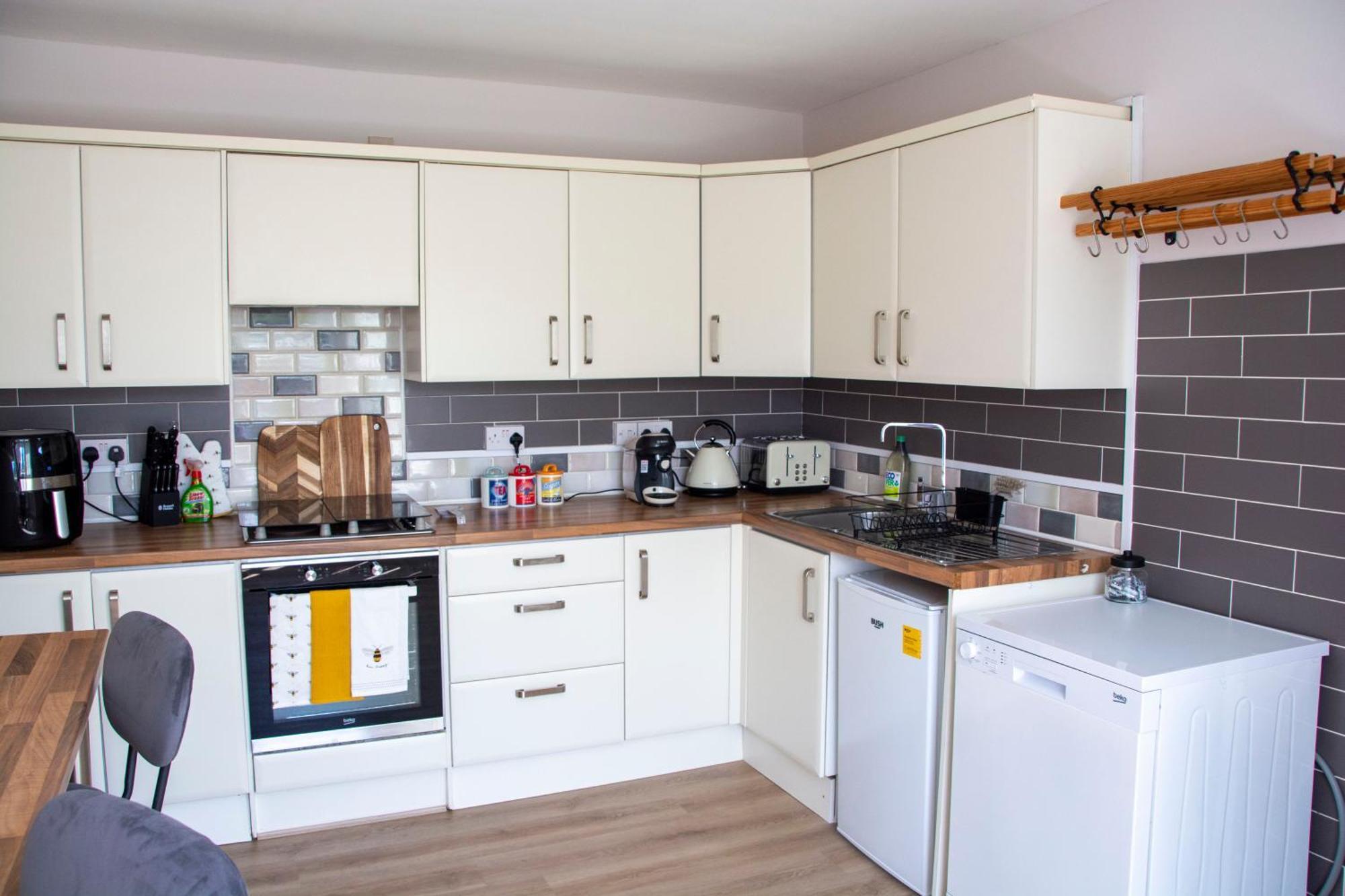 Spacious Home, Walk To Centre & Free Parking Worcester